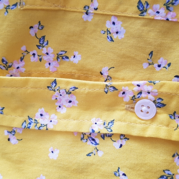 GAP Women's Yellow Floral Button Down Shirt Size M - Picture 16 of 16